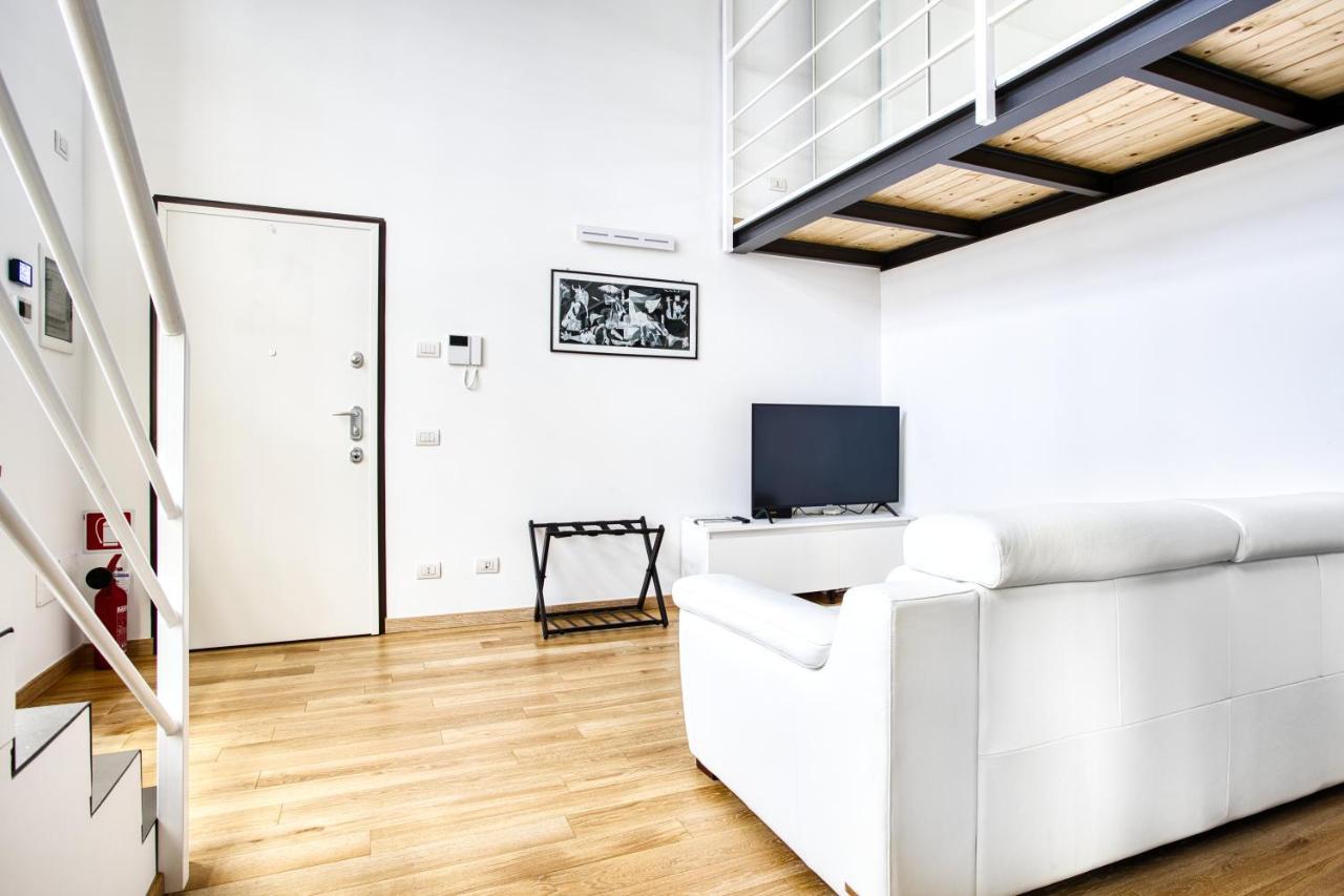 Апартаменты Joivy Charismatic 1-Bed Flat With Parking Милан Экстерьер фото